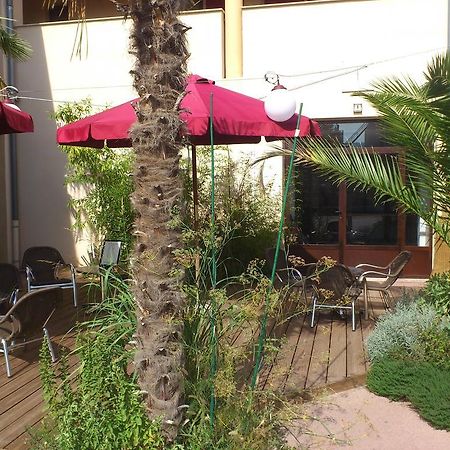 Hotel Le Relais Du Luberon Maubec  Экстерьер фото