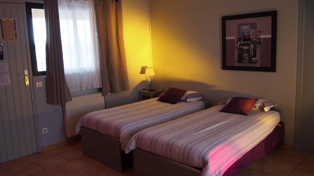 Hotel Le Relais Du Luberon Maubec  Экстерьер фото